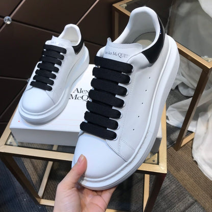 ALEXANDER MCQUEEN BIANCHE E NERE CON LACCI NERI